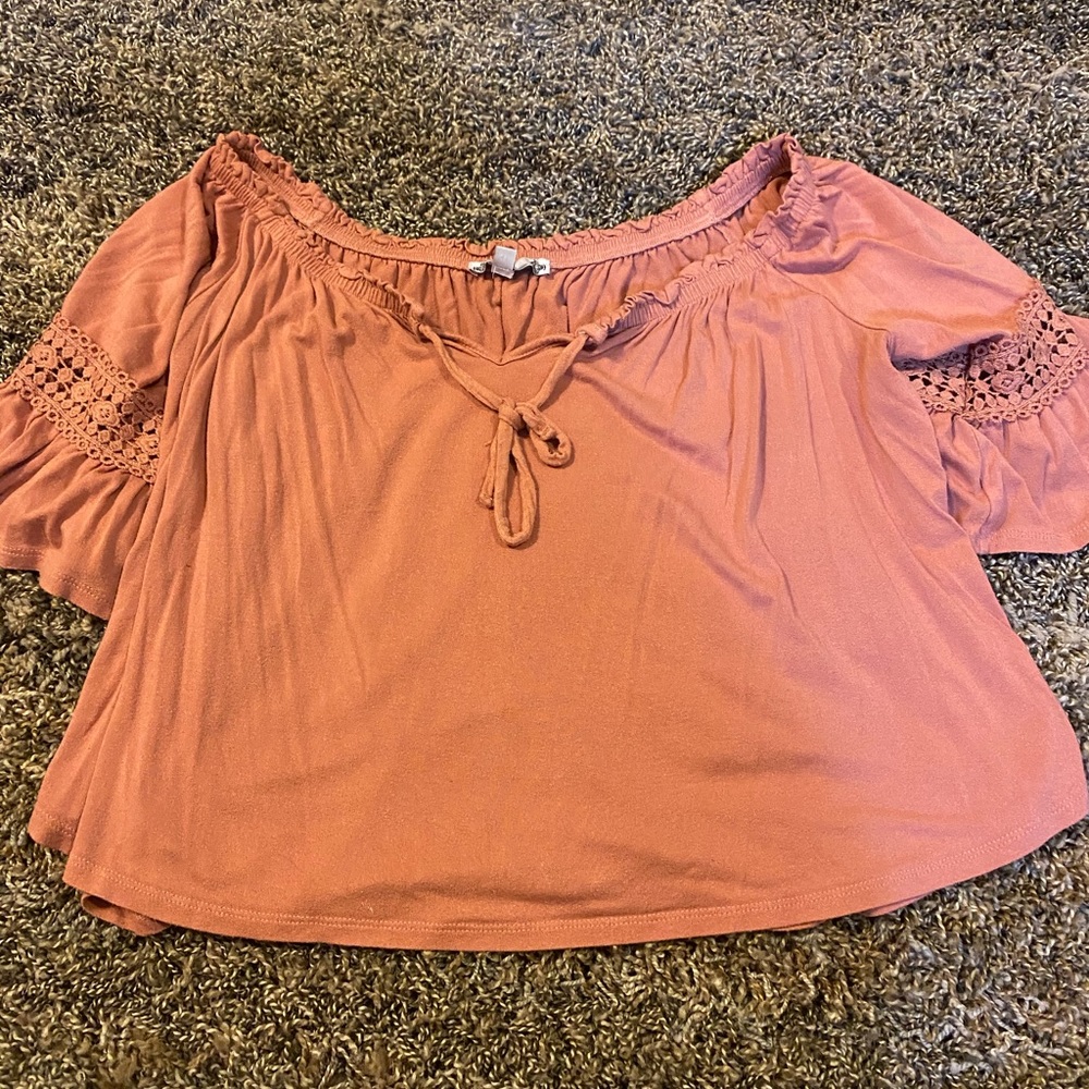 Salmon top
